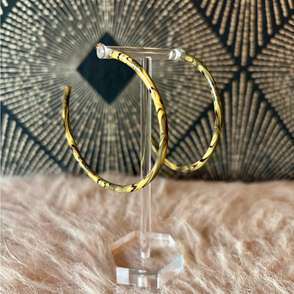 Nordstrom Tortoiseshell Hoop Earrings in Tan & Black